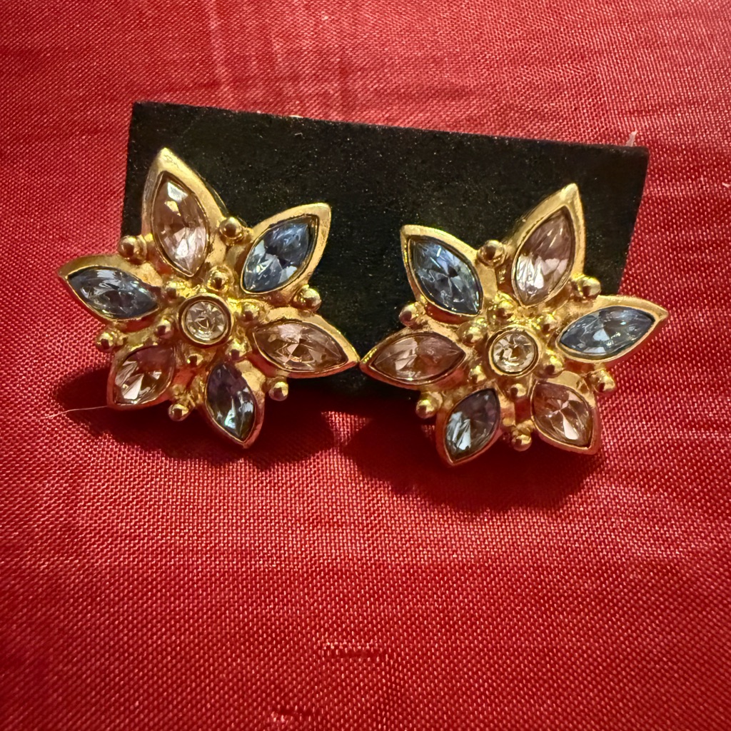 Elegant Gold And Blue Floral Earrings.Vintage Avon